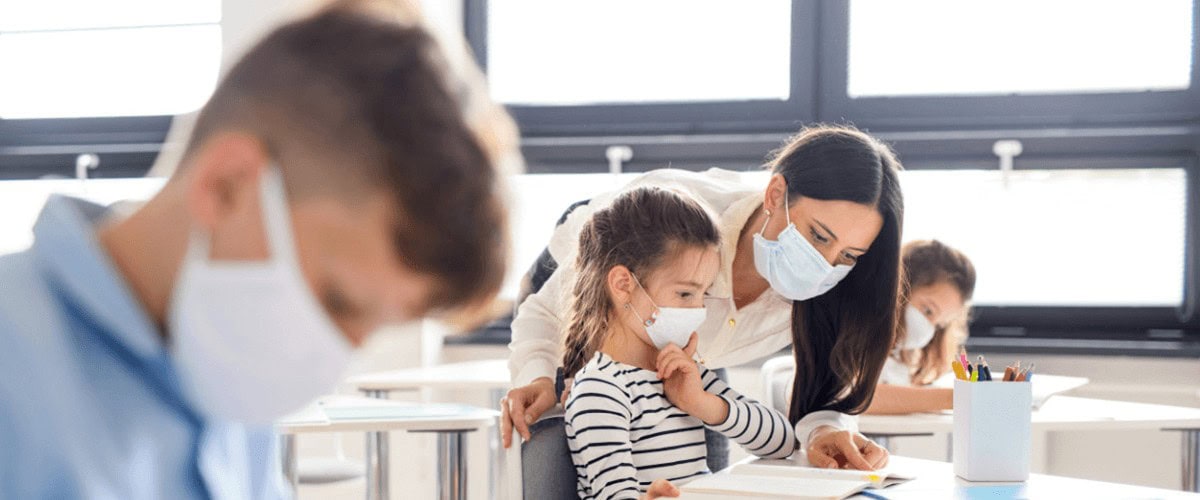 Schullüftung mit Maske